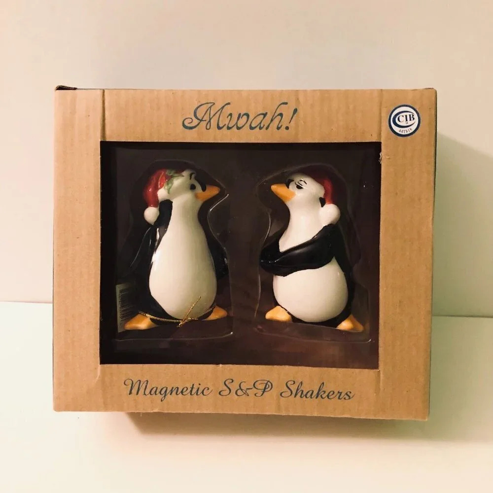 2010 Santa Hat Penguin Magnetic Salt and Pepper Shakers Mwah Penguins